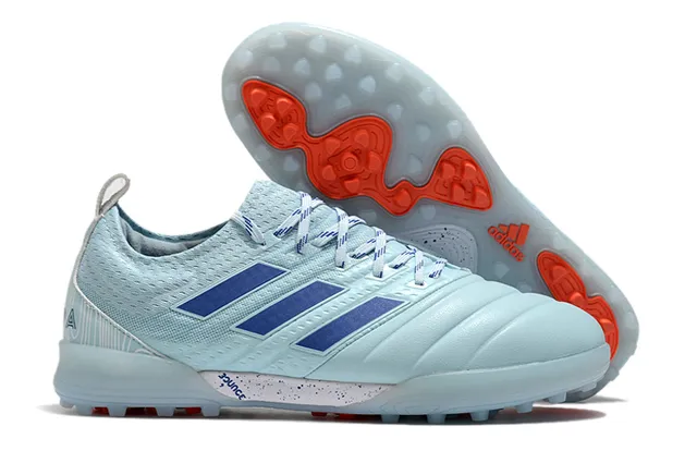 Adidas أحذية كرة القدم Turf بالأسود والبرتقالي مع upper من النسج والصناعي 3 شرائط 13