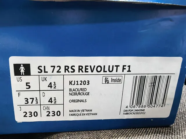 Adidas 黑色红色低帮麂皮-合成鞋面生活方式运动鞋 2