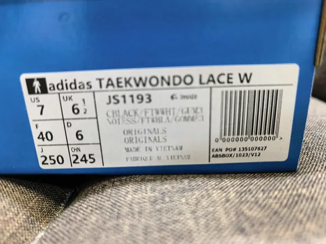 Adidas Chaussures de football intérieur cuir noir blanc sans lacets matelassées 12