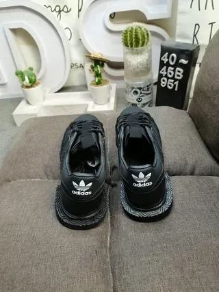Adidas কালো সাদা লো-টপ চামড়া মতো উপর লাইফস্টাইল স্নিকার 8