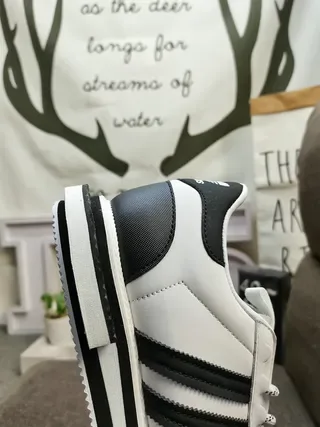 Adidas কালো সাদা লো-টপ চামড়া মতো উপর লাইফস্টাইল স্নিকার 22