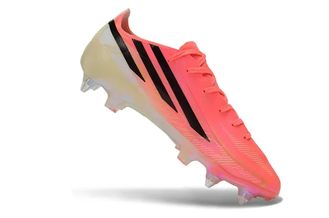 Adidas F50 Hyperfast Sapatos de futebol rosa e preto para solo firme 2