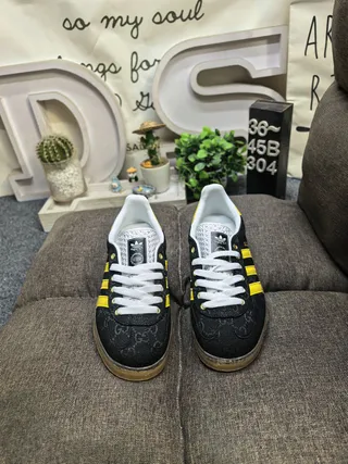 Adidas Gazelle أحذية رياضية أسود وأصفر بنمط حياة 10