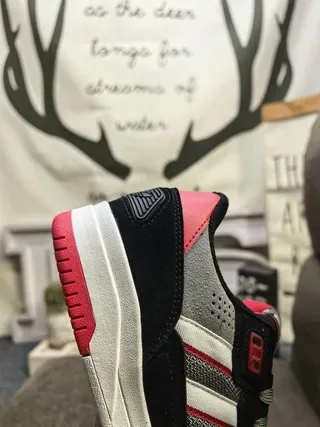 Adidas رمادي أسود Low-Top Mesh-Suede Hybrid Lifestyle Sneakers 3