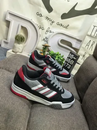 Adidas رمادي أسود Low-Top Mesh-Suede Hybrid Lifestyle Sneakers 9
