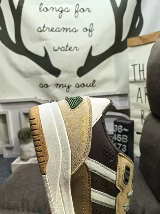 Adidas رمادي أسود Low-Top Mesh-Suede Hybrid Lifestyle Sneakers 13