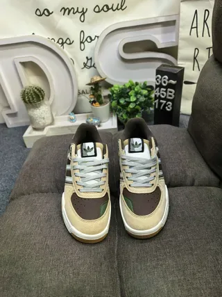 Adidas رمادي أسود Low-Top Mesh-Suede Hybrid Lifestyle Sneakers 20