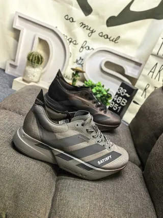 Adidas Gray Black Mesh-Synthetic Hybrid Upper Sculpted Multi-Layer Midsole Sneakers 9