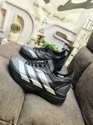 Adidas Zapatillas Lifestyle Gris Plata Low-Top con parte superior de malla y sintética 7