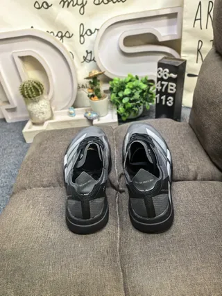 Adidas Zapatillas Lifestyle Gris Plata Low-Top con parte superior de malla y sintética 8