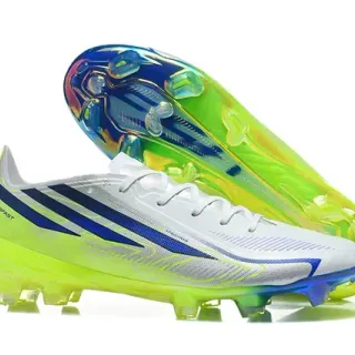 أحذية كرة القدم Adidas Hyperfast للأرض الصلبة