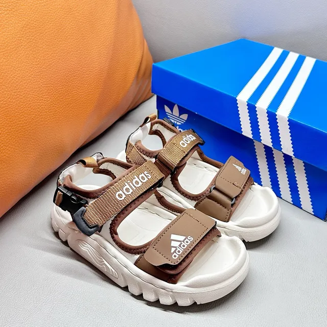 Adidas 儿童 多带 闭合脚趾 休闲凉鞋 12