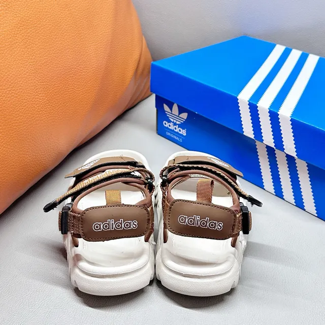Adidas 儿童 多带 闭合脚趾 休闲凉鞋 13