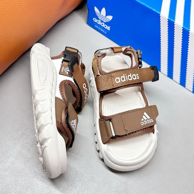 Adidas 儿童 多带 闭合脚趾 休闲凉鞋 16