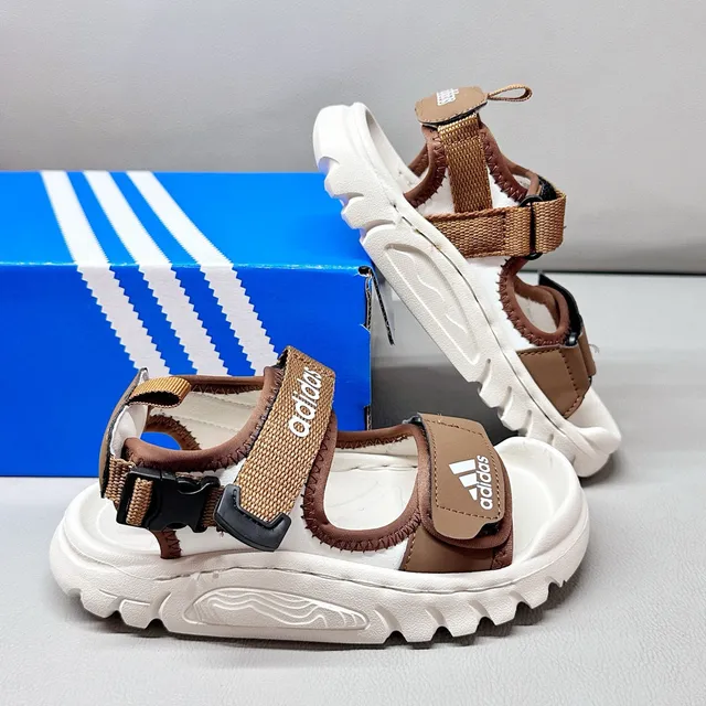 Adidas 儿童 多带 闭合脚趾 休闲凉鞋 17