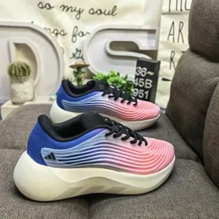 Adidas أحذية أسلوب حياة متعددة الألوان بتصميم موجي في الجزء العلوي، تكتل الألوان مع التدرج
