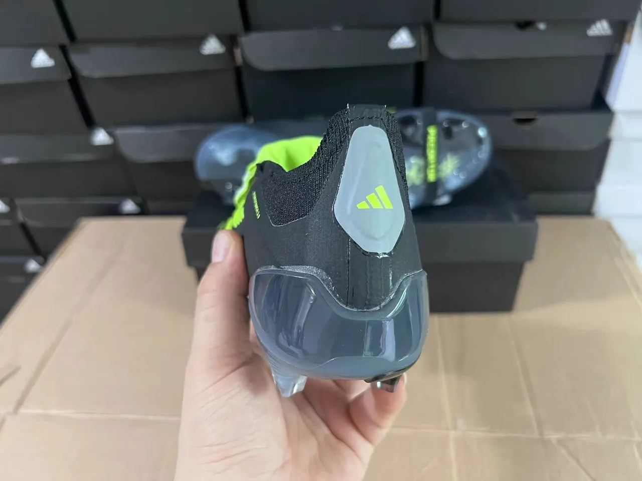 Adidas Predator Noir et Vert Néon Chaussures de Football pour Sol Ferme 10