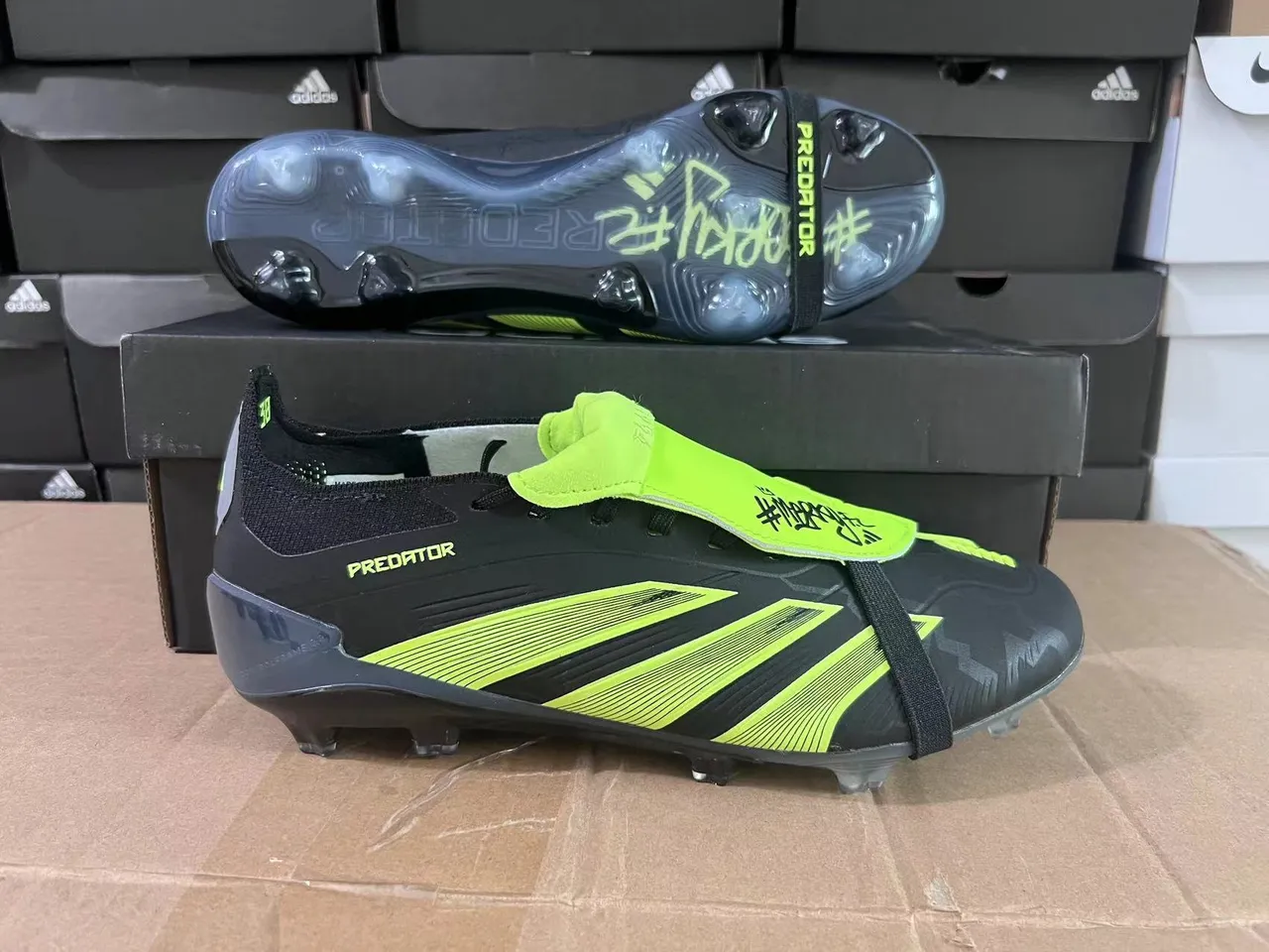 Adidas Predator Noir et Vert Néon Chaussures de Football pour Sol Ferme 14