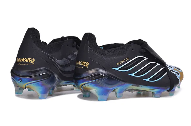 Adidas Predator Black Gold sans lacets fermeture à sangle accentué par les flammes trois bandes terrain ferme chaussures de football 5