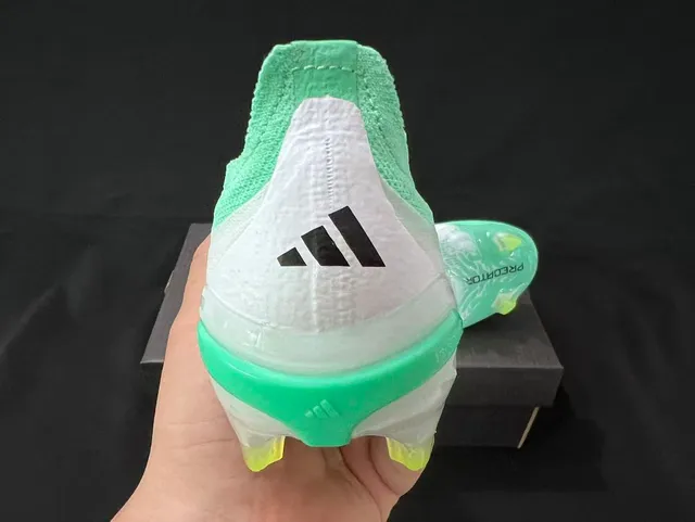 Adidas Predator Verde Branco Meia-Ajuste Tricô Superior Espigões Moldados Superfície Firme Sapatos de Futebol 10