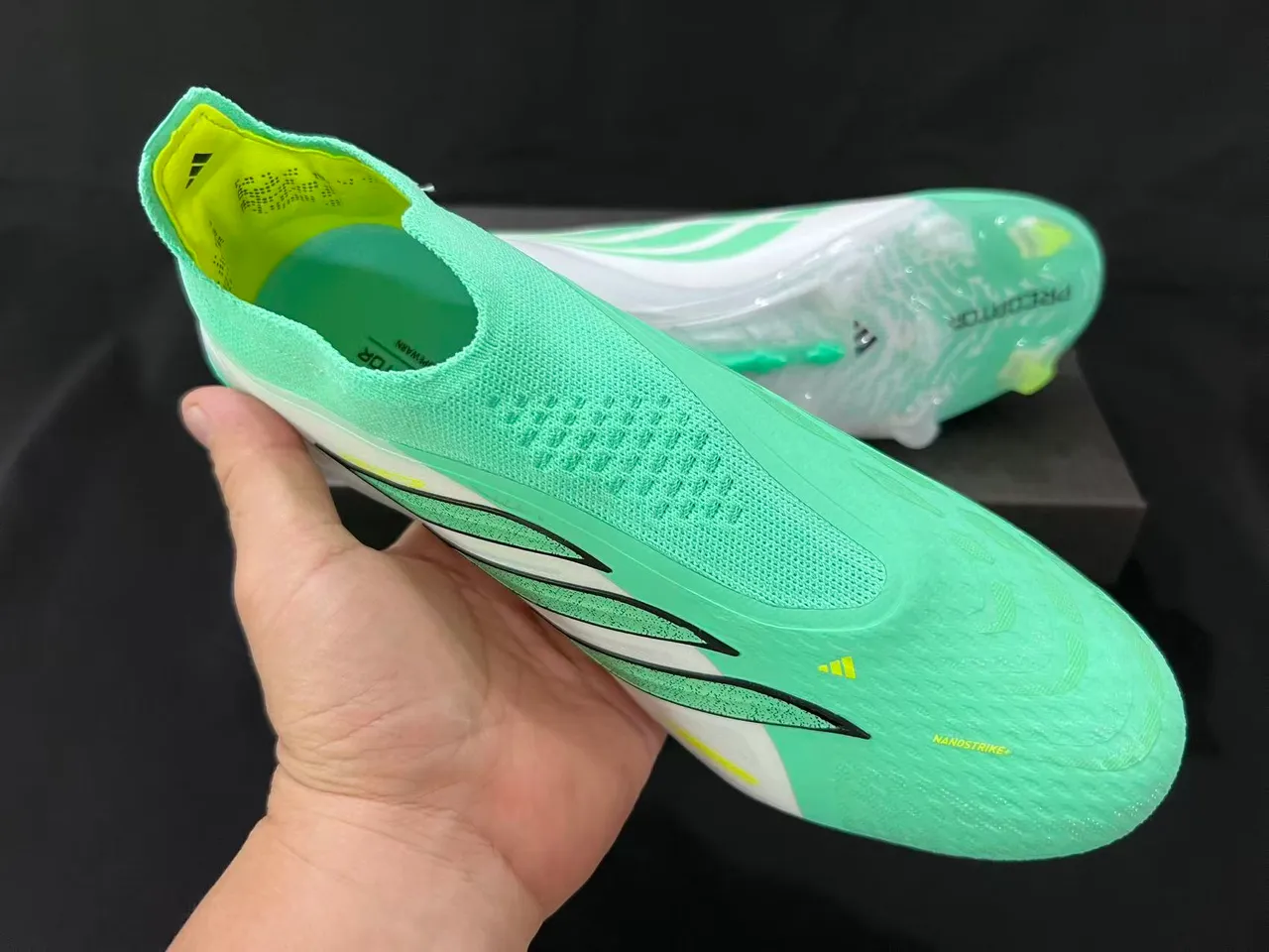 Adidas Predator Verde Branco Meia-Ajuste Tricô Superior Espigões Moldados Superfície Firme Sapatos de Futebol 12