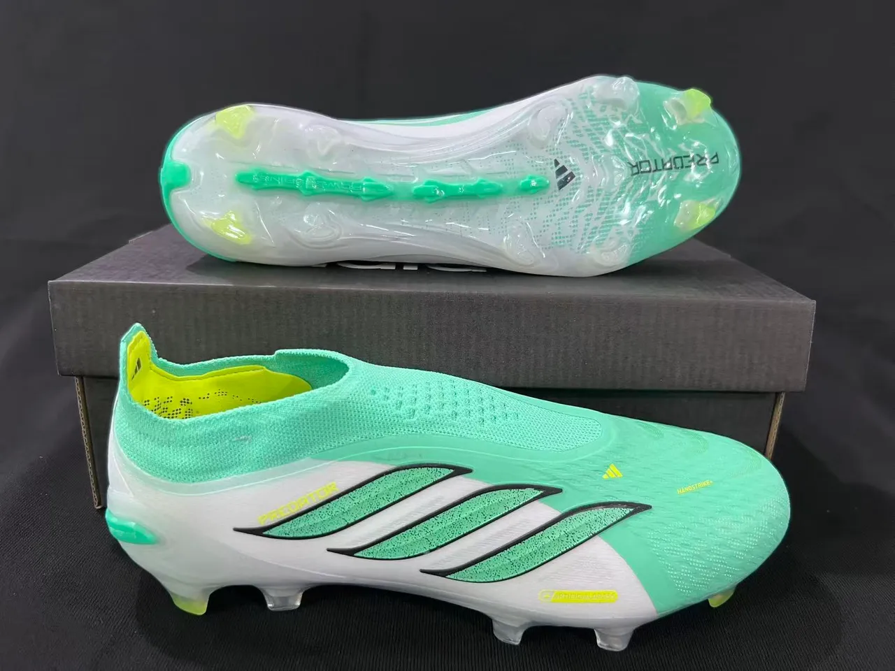 Adidas Predator Verde Branco Meia-Ajuste Tricô Superior Espigões Moldados Superfície Firme Sapatos de Futebol 14