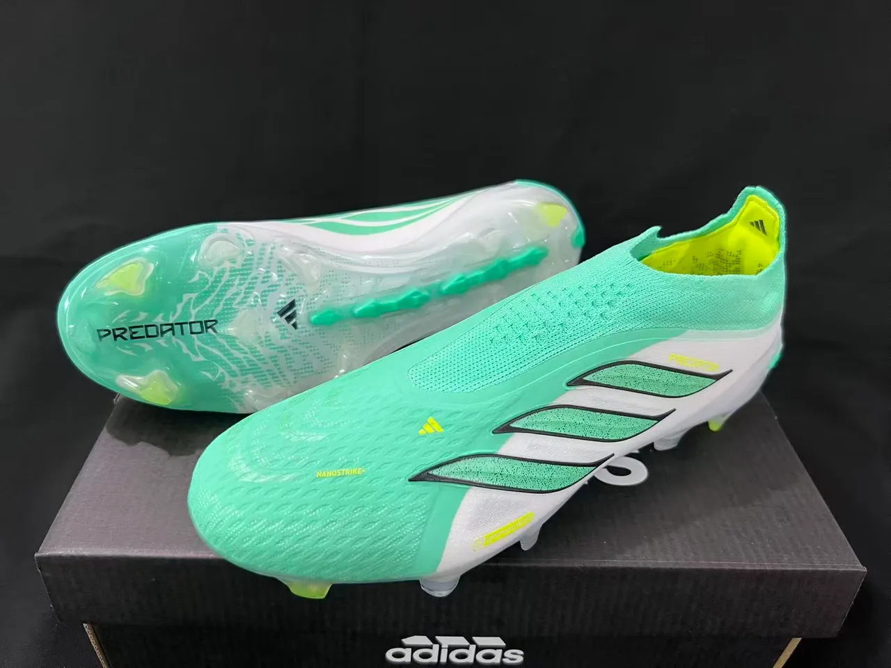 Adidas Predator Verde Branco Meia-Ajuste Tricô Superior Espigões Moldados Superfície Firme Sapatos de Futebol 16