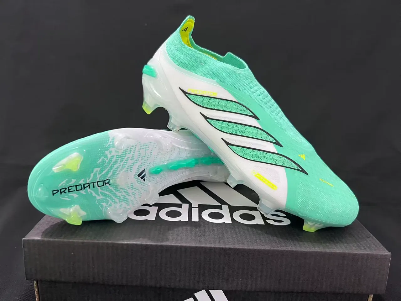 Adidas Predator Verde Branco Meia-Ajuste Tricô Superior Espigões Moldados Superfície Firme Sapatos de Futebol 17