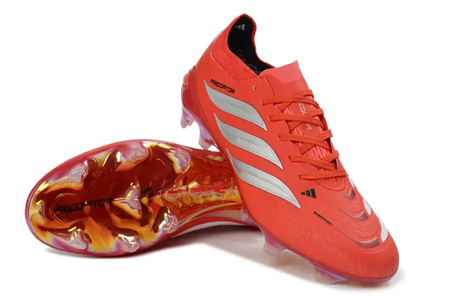 Adidas Predator लाल चांदी कम-कट लेस-अप बूट इरिडेसेंट पारदर्शी सोल फर्म-ग्राउंड फुटबॉल जूते 4