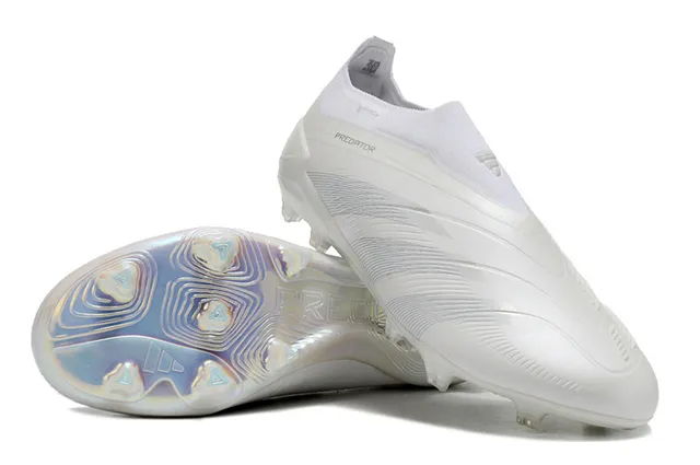 Adidas Predator Blanco Plata Bajo Corte Cuello de Calcetín Ajustado Suela Iridiscente Holográfica Suelo Firme Zapatos de Fútbol 3