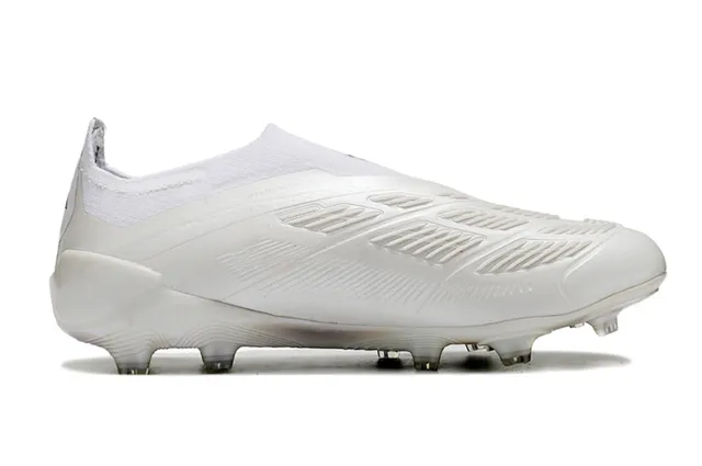 Adidas Predator Blanco Plata Bajo Corte Cuello de Calcetín Ajustado Suela Iridiscente Holográfica Suelo Firme Zapatos de Fútbol 7