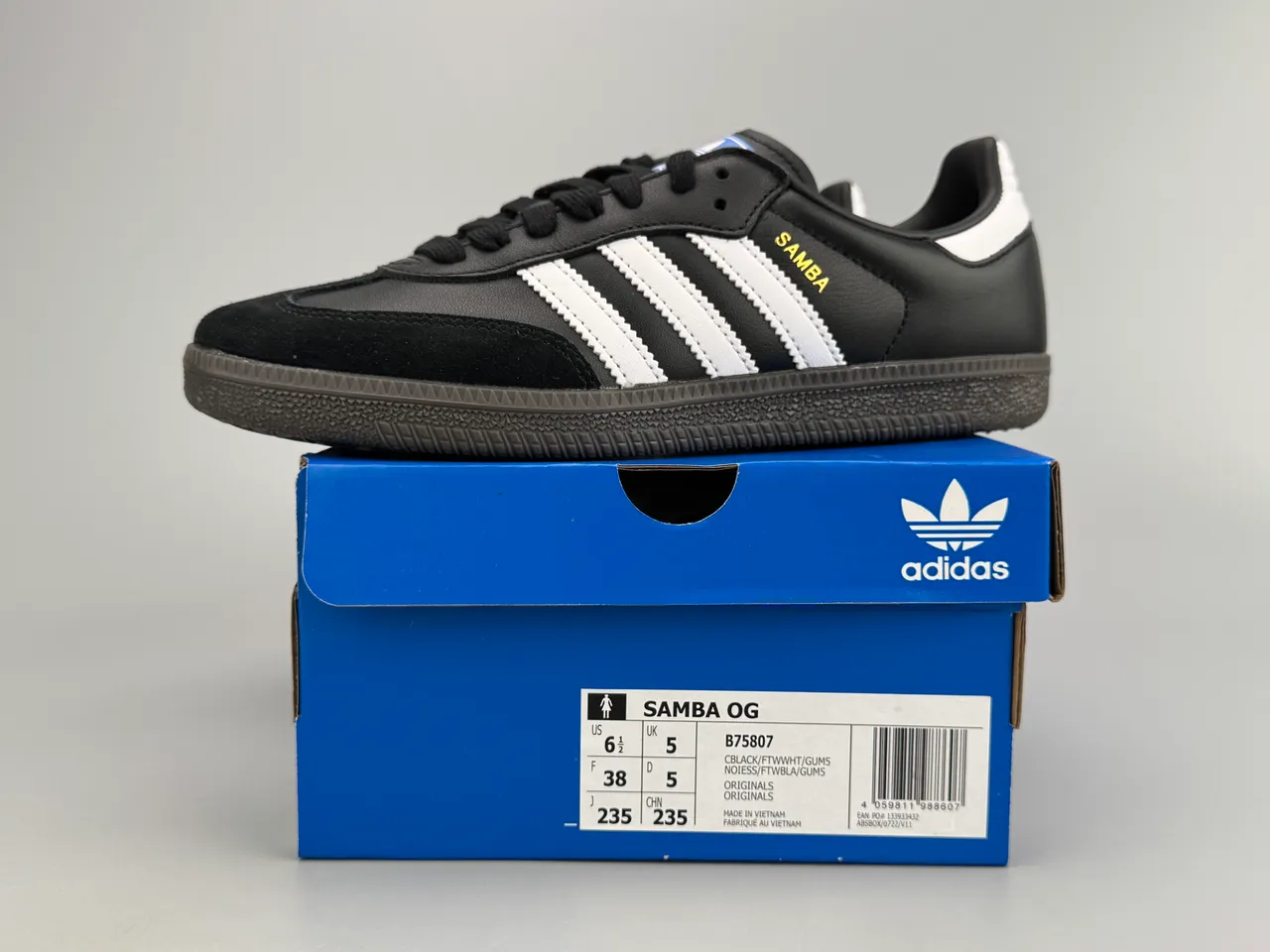Adidas Samba काला और सफेद लाइफस्टाइल स्नीकर 8