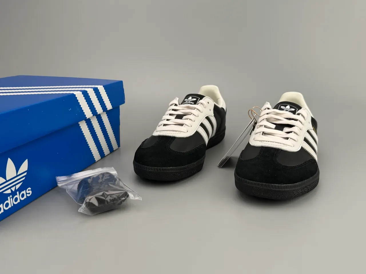 Adidas Samba Tênis lifestyle preto branco dourado 7