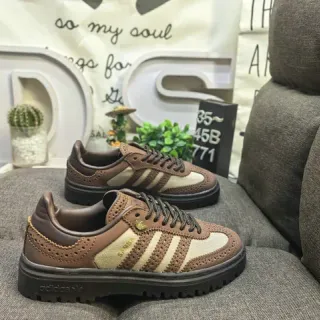 Adidas Samba حذاء رياضي أسلوب حياة من جلد بني وبيج مثقوب