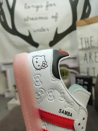 Adidas Samba Hello Kitty 白红黑生活方式运动鞋 3