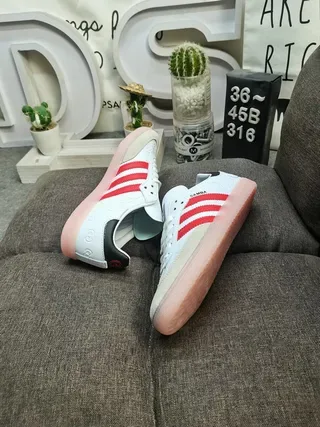 Adidas Samba Hello Kitty 白红黑生活方式运动鞋 6