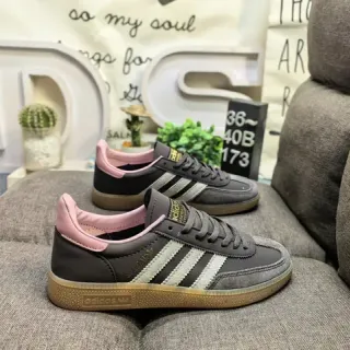 Adidas Samba OG رمادي داكن وردي جوم لايف ستايل سنيكرز