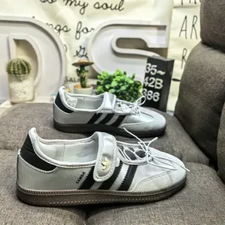 Adidas Samba فضي وأسود أحذية رياضية أسلوب حياة