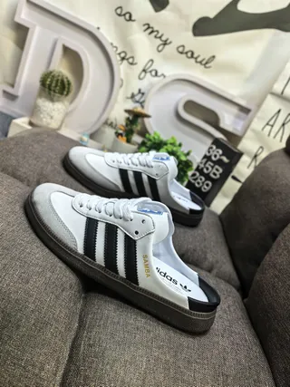 Adidas Samba 白棕胶生活方式运动鞋 7