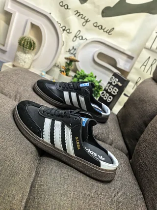 Adidas Samba 白棕胶生活方式运动鞋 17