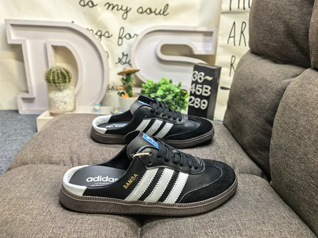 Adidas Samba 白棕胶生活方式运动鞋 21