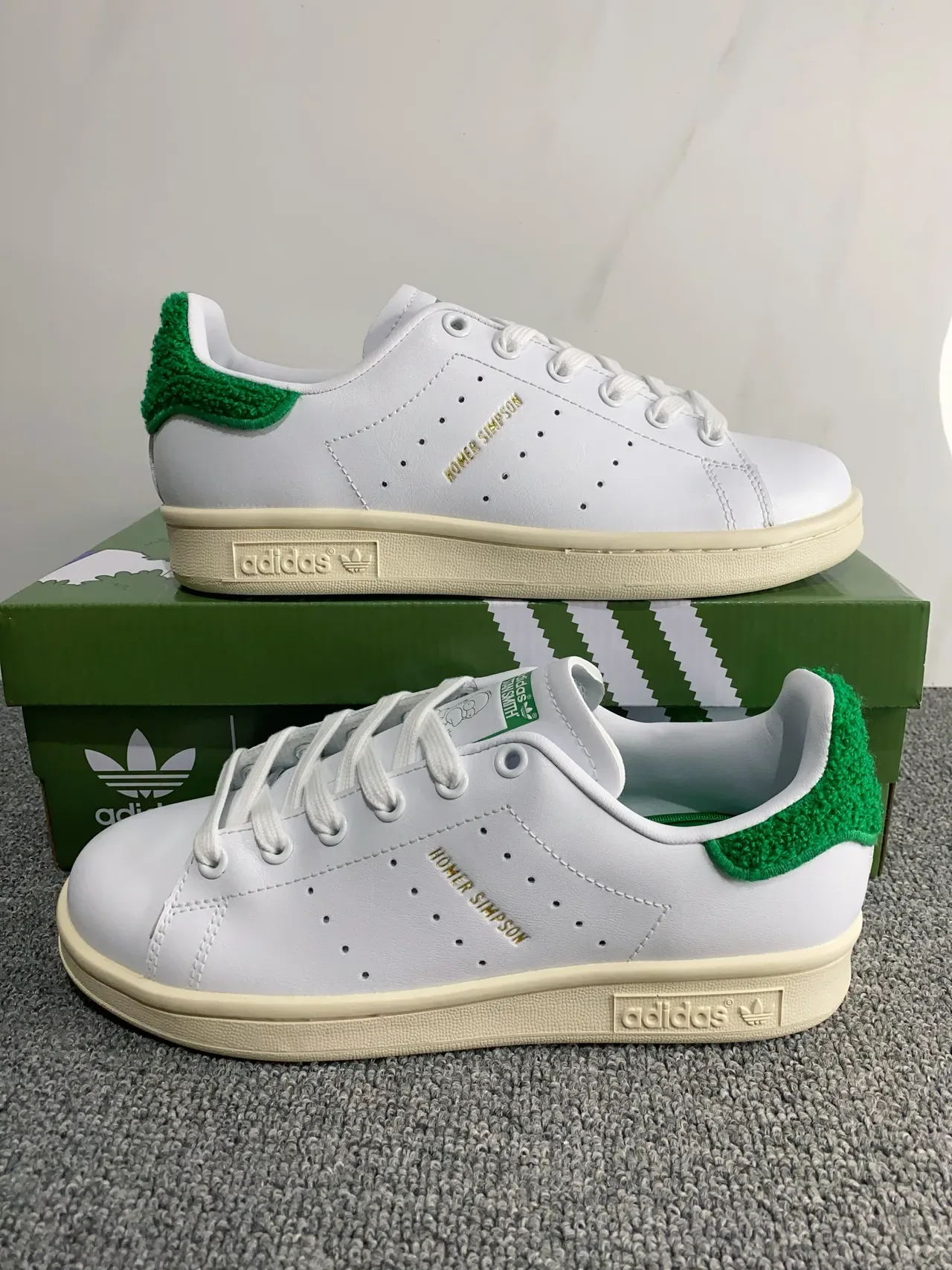 Adidas Stan Smith Homer Simpson Colaboração Branco e Verde Tênis Lifestyle 4