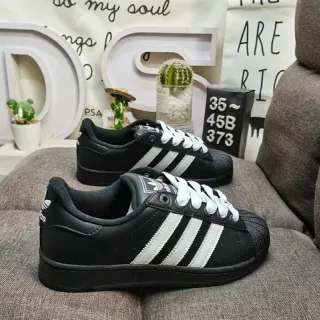 Adidas Superstar Noir et Blanc Sneakers Lifestyle