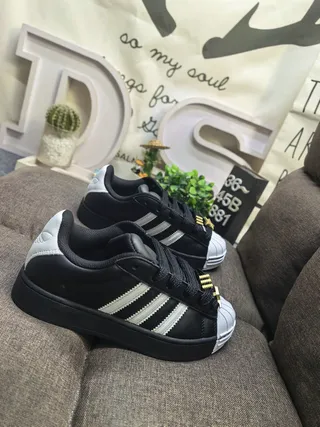 Adidas Superstar Chaussures Lifestyle en Daim Bordeaux 19