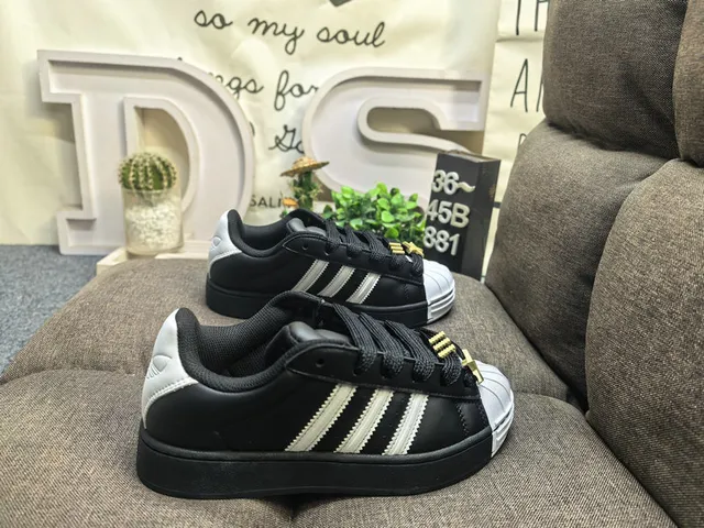 Adidas Superstar Chaussures Lifestyle en Daim Bordeaux 21