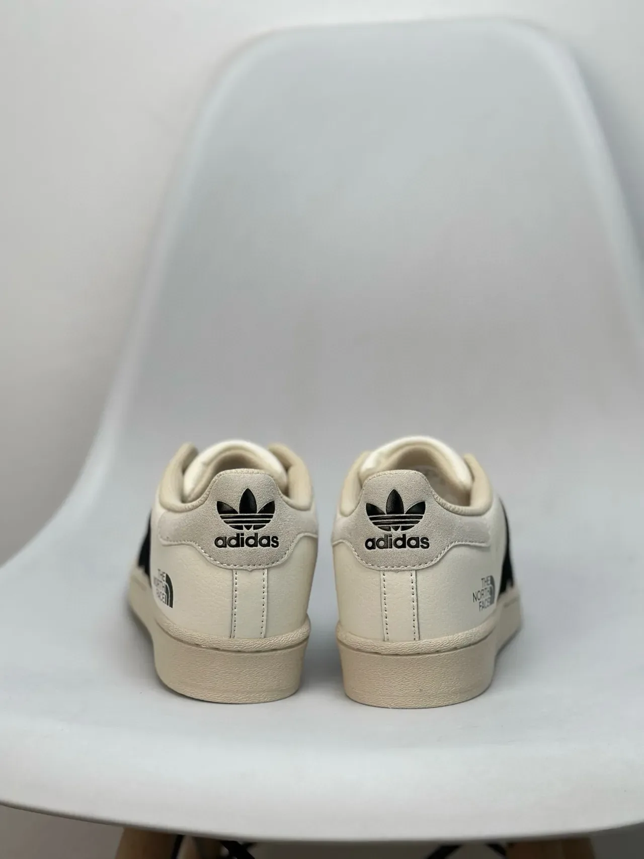 Adidas Superstar Off-White Shell-Toe zapatillas lifestyle 10