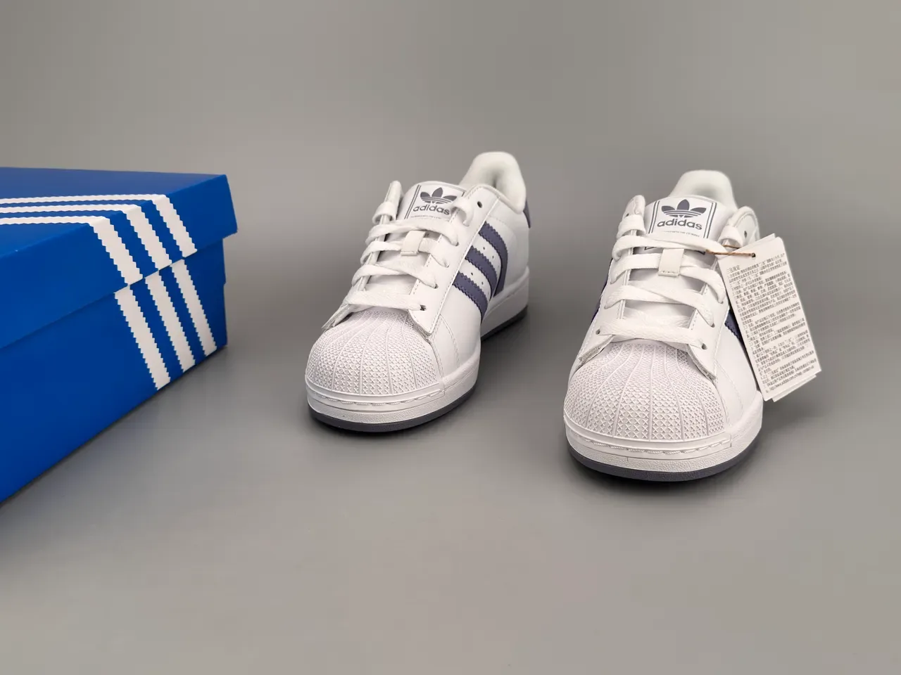 Adidas Superstar Zapatillas Lifestyle Blancas y Moradas 3