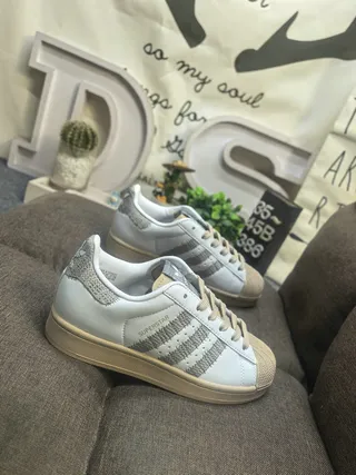 Adidas Superstar Zapatillas Lifestyle Blanc Beige Coque Orteil Rayures Glitter 9