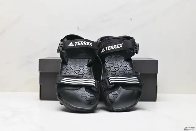 Adidas Terrex أسود متعدد الحزام قابل للتعديل كاجوال صندل 3