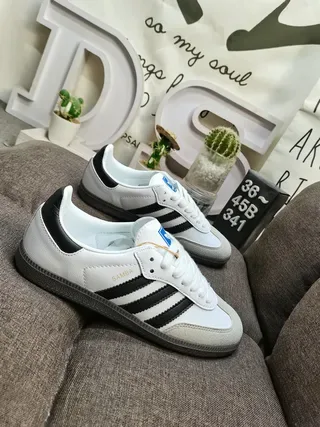 Adidas Tênis Lifestyle Branco e Preto de Baixo em Couro-Suede 9